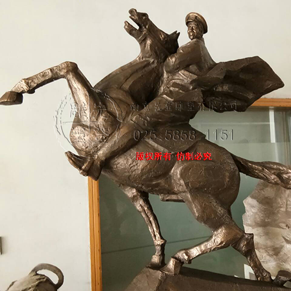 將軍騎馬鍛銅雕塑製作中